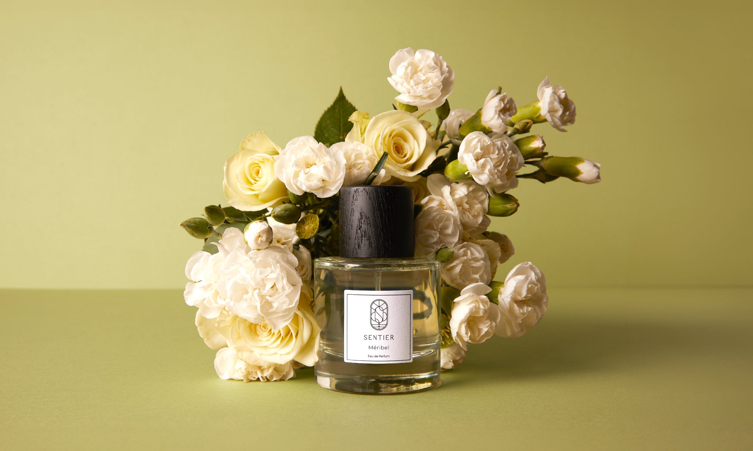Scents That Feel Like Summer: Warm Air, Salt Skin & Citrus Light